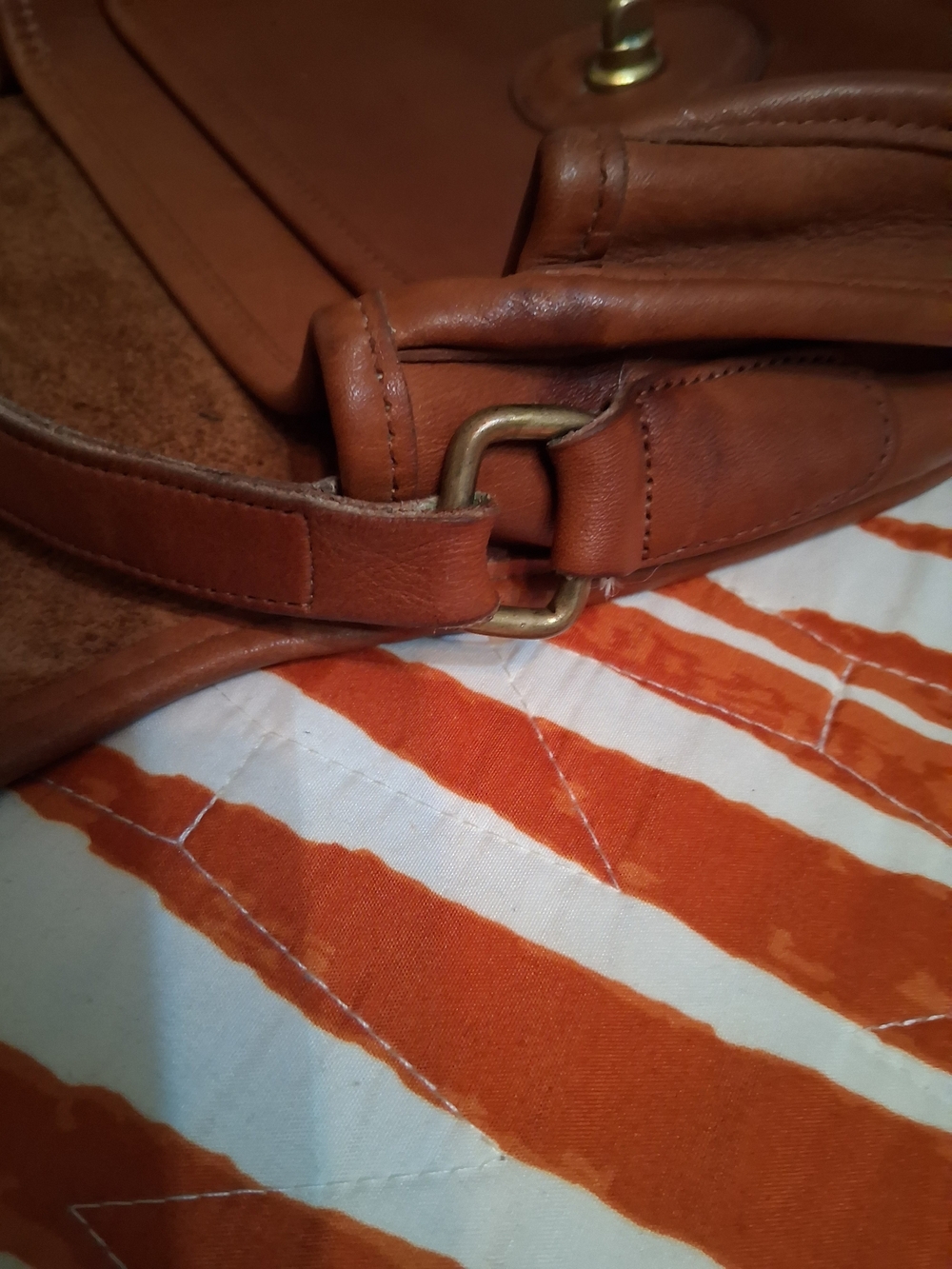 Coach Blast From The Past So Cute Brown Leather Turn-Lock Crossbody Bag ( USA) - Picture 11 of 13